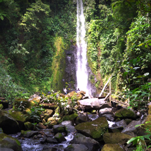 Cascada El Tucan